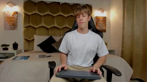 Snapshot of romeo_ricci1 chatting on 02/17/26, 09:32 Romeo Ricci online show from 02/17/26, 09:32