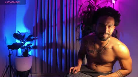 Snapshot of romeocolin_ chatting on 09/10/25, 05:51 R O M E O online show from 09/10/25, 05:51