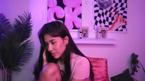 Snapshot of ronieeplay chatting on 12/06/24, 04:25 Roni online show from 12/06/24, 04:25