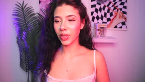 Snapshot of ronieeplay chatting on 12/16/24, 04:02 Roni online show from 12/16/24, 04:02