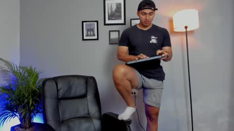 Snapshot of ronnie_canford chatting on 01/11/26, 02:44 RonnieCanford online show from 01/11/26, 02:44