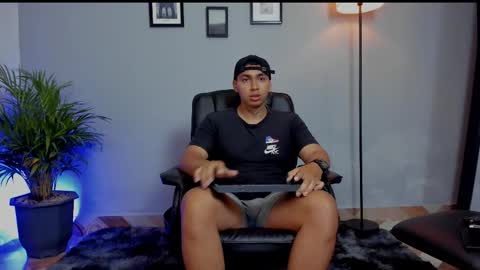 Snapshot of ronnie_canford chatting on 01/17/26, 02:22 RonnieCanford online show from 01/17/26, 02:22