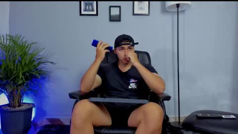 Snapshot of ronnie_canford chatting on 02/03/26, 02:21 RonnieCanford online show from 02/03/26, 02:21