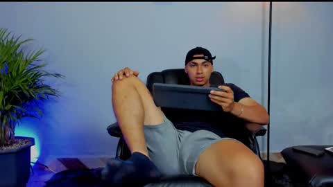 Snapshot of ronnie_canford chatting on 03/04/26, 07:20 RonnieCanford online show from 03/04/26, 07:20