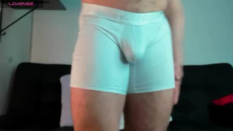 Snapshot of ronnie_fallout chatting on 01/04/25, 06:51 Ronnie online show from 01/04/25, 06:51