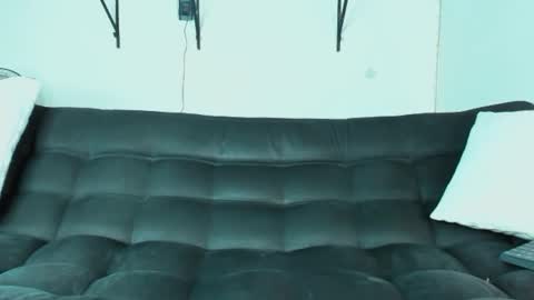 Snapshot of ronnie_fallout chatting on 02/21/25, 09:43 Ronnie online show from 02/21/25, 09:43