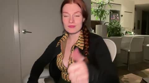 Snapshot of ronniestrange chatting on 01/29/25, 03:33 Ronnie Strange online show from 01/29/25, 03:33