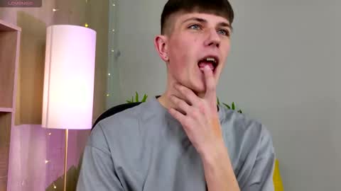 Snapshot of rony_winston chatting on 02/13/26, 07:21 Rony online show from 02/13/26, 07:21