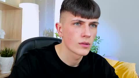 Snapshot of rony_winston chatting on 03/13/26, 01:29 Rony online show from 03/13/26, 01:29