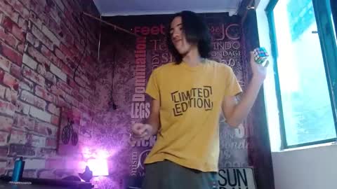 Snapshot of ronymiller_1 chatting on 12/08/24, 04:39 RonyMiller 1 online show from 12/08/24, 04:39