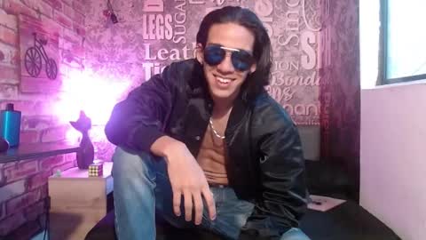 Snapshot of ronymiller_1 chatting on 12/12/24, 01:06 RonyMiller 1 online show from 12/12/24, 01:06