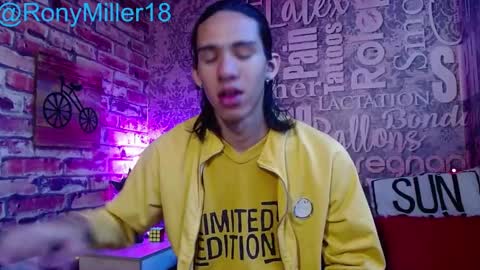 Snapshot of ronymiller_1 chatting on 12/22/24, 01:22 RonyMiller 1 online show from 12/22/24, 01:22