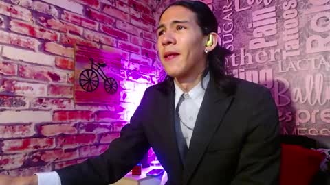 Snapshot of ronymiller_1 chatting on 12/27/24, 01:28 RonyMiller 1 online show from 12/27/24, 01:28