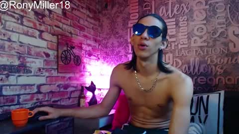 Snapshot of ronymiller_1 chatting on 01/11/25, 02:04 RonyMiller 1 online show from 01/11/25, 02:04