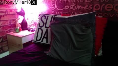 Snapshot of ronymiller_1 chatting on 02/06/25, 10:21 RonyMiller 1 online show from 02/06/25, 10:21