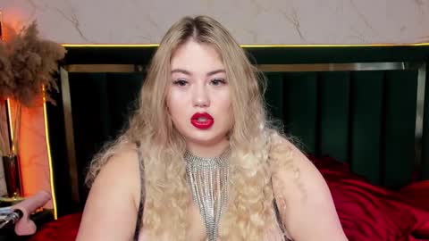 Chloe online show from 02/11/25, 07:02