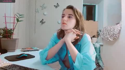 Snapshot of rosa843850 chatting on 01/26/25, 08:02 rosa843850 online show from 01/26/25, 08:02