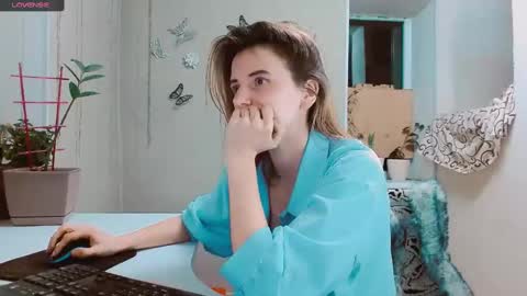 Snapshot of rosa843850 chatting on 01/28/25, 05:14 rosa843850 online show from 01/28/25, 05:14