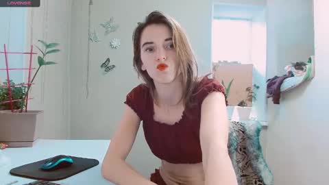 Snapshot of rosa843850 chatting on 02/07/25, 02:15 rosa843850 online show from 02/07/25, 02:15