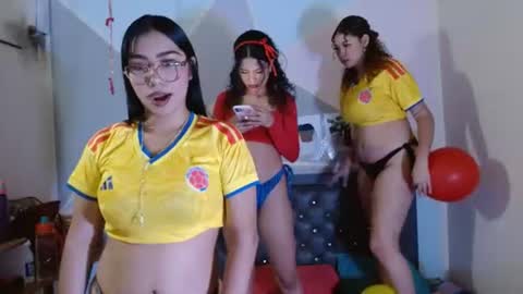 rosa_woolf online show from 06/27/26, 12:22