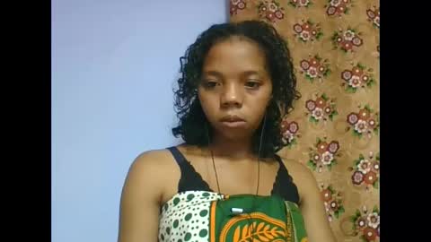 Snapshot of rosah225127 chatting on 05/11/26, 05:43 rosah225127 online show from 05/11/26, 05:43