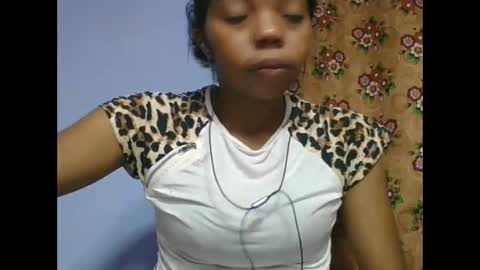 Snapshot of rosah225127 chatting on 05/15/26, 04:30 rosah225127 online show from 05/15/26, 04:30