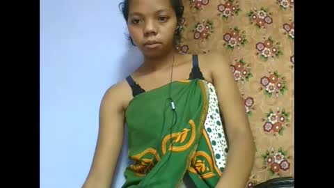 Snapshot of rosah225127 chatting on 05/17/26, 03:41 rosah225127 online show from 05/17/26, 03:41