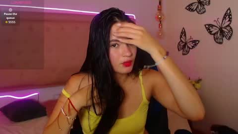 Snapshot of rosaliea chatting on 05/28/26, 04:10 R O S A L I A online show from 05/28/26, 04:10