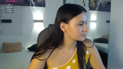 Snapshot of rosaliea chatting on 06/21/26, 01:41 R O S A L I A online show from 06/21/26, 01:41