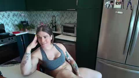 Snapshot of rosaliecaine chatting on 03/16/26, 04:33 Rosalie Caine online show from 03/16/26, 04:33