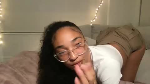 Snapshot of rosalinatoosexy chatting on 09/11/25, 04:45 Rosalina online show from 09/11/25, 04:45