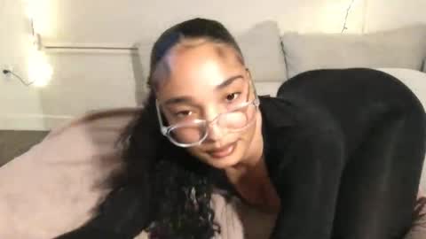 Snapshot of rosalinatoosexy chatting on 03/12/26, 05:46 Rosalina online show from 03/12/26, 05:46