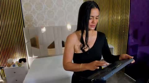 ROSALIN online show from 09/27/25, 10:20