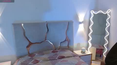 ROSALIN online show from 12/03/25, 10:57