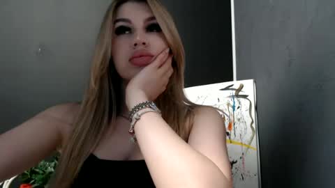 Snapshot of rosaline_ly chatting on 06/20/26, 12:41 Rosalina online show from 06/20/26, 12:41