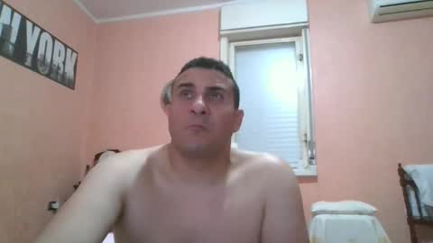 Snapshot of rosario1212 chatting on 05/15/26, 11:45 Rosario online show from 05/15/26, 11:45