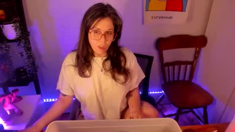 Snapshot of rose257044 chatting on 03/22/26, 02:42 rose257044 online show from 03/22/26, 02:42