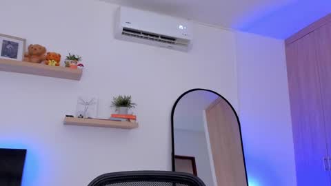 Snapshot of rose__saenz chatting on 02/24/25, 05:09 Rose Saenz online show from 02/24/25, 05:09