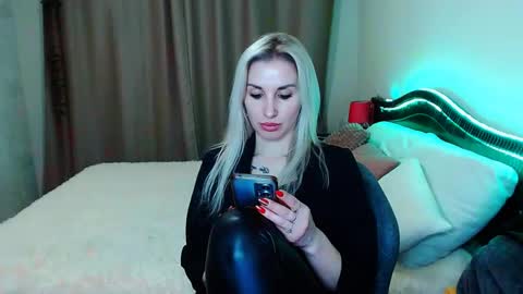 Snapshot of rose__shine chatting on 01/07/25, 05:42 rose  shine online show from 01/07/25, 05:42