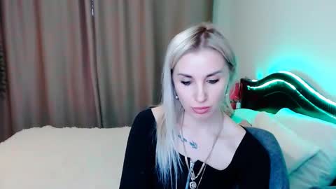 Snapshot of rose__shine chatting on 01/21/25, 01:32 rose  shine online show from 01/21/25, 01:32