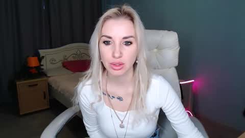 Snapshot of rose__shine chatting on 02/05/25, 11:02 rose  shine online show from 02/05/25, 11:02