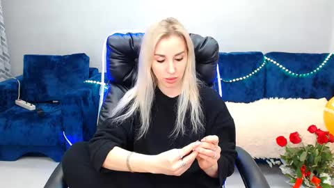 Snapshot of rose__shine chatting on 02/16/25, 09:48 rose  shine online show from 02/16/25, 09:48