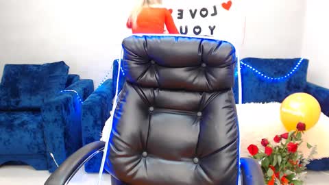Snapshot of rose__shine chatting on 02/18/25, 02:06 rose  shine online show from 02/18/25, 02:06