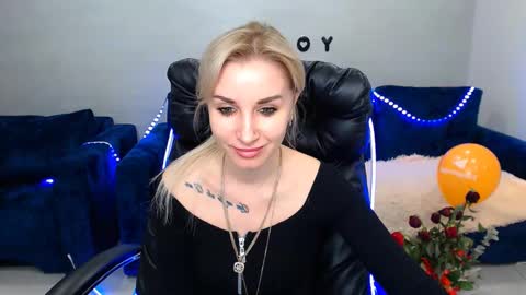 Snapshot of rose__shine chatting on 02/21/25, 02:06 rose  shine online show from 02/21/25, 02:06