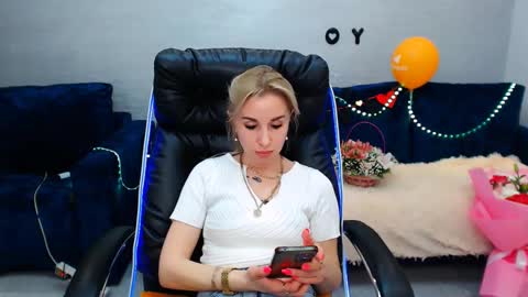 Snapshot of rose__shine chatting on 03/10/25, 11:42 rose  shine online show from 03/10/25, 11:42