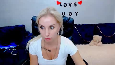 Snapshot of rose__shine chatting on 09/11/25, 11:32 rose  shine online show from 09/11/25, 11:32