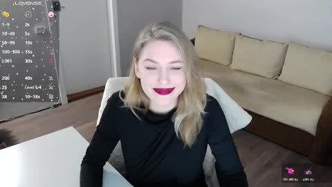 Snapshot of rose_brooks chatting on 02/10/26, 08:24 Rose but u can call me princess online show from 02/10/26, 08:24