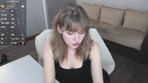 Snapshot of rose_brooks chatting on 03/10/26, 08:03 Rose but u can call me princess online show from 03/10/26, 08:03