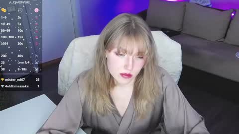 Snapshot of rose_brooks chatting on 05/31/26, 08:32 Rose but u can call me princess online show from 05/31/26, 08:32