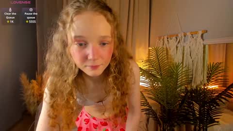Snapshot of rose_charming_ chatting on 01/31/25, 09:26 Rose online show from 01/31/25, 09:26